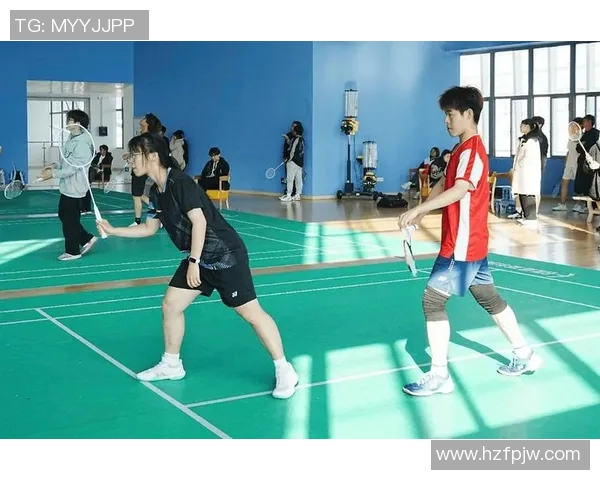 杭州羽毛球队拼搏历程回顾与邀请赛精彩瞬间分享